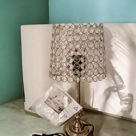 Ohne Marke Elegante Tischlampe mit Kristall-Schirm