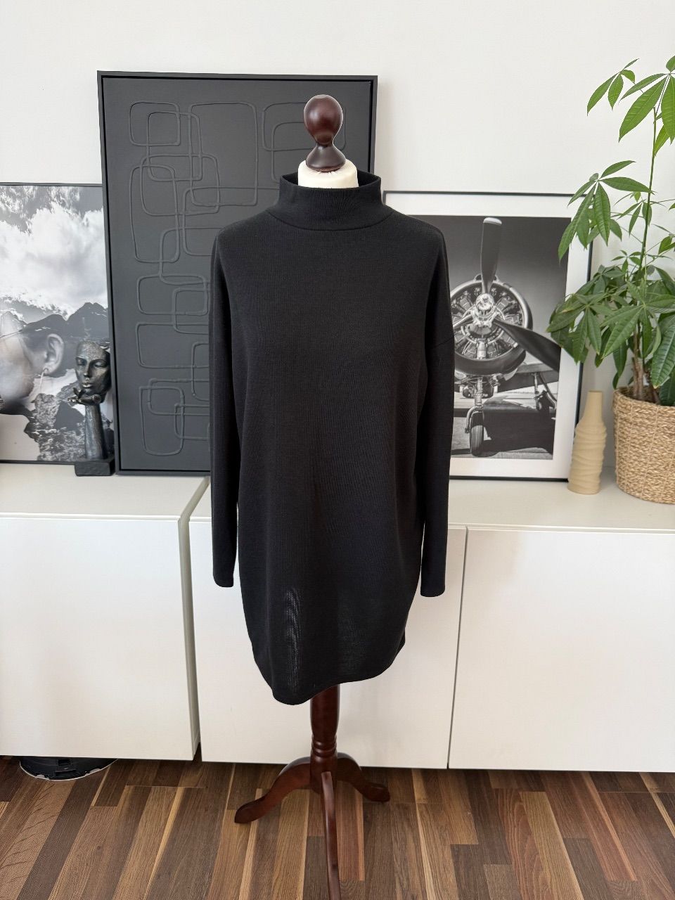 Zara Schwarzes Kleid mit Turtleneck Gr. L von Zara neuwertig  Size L
