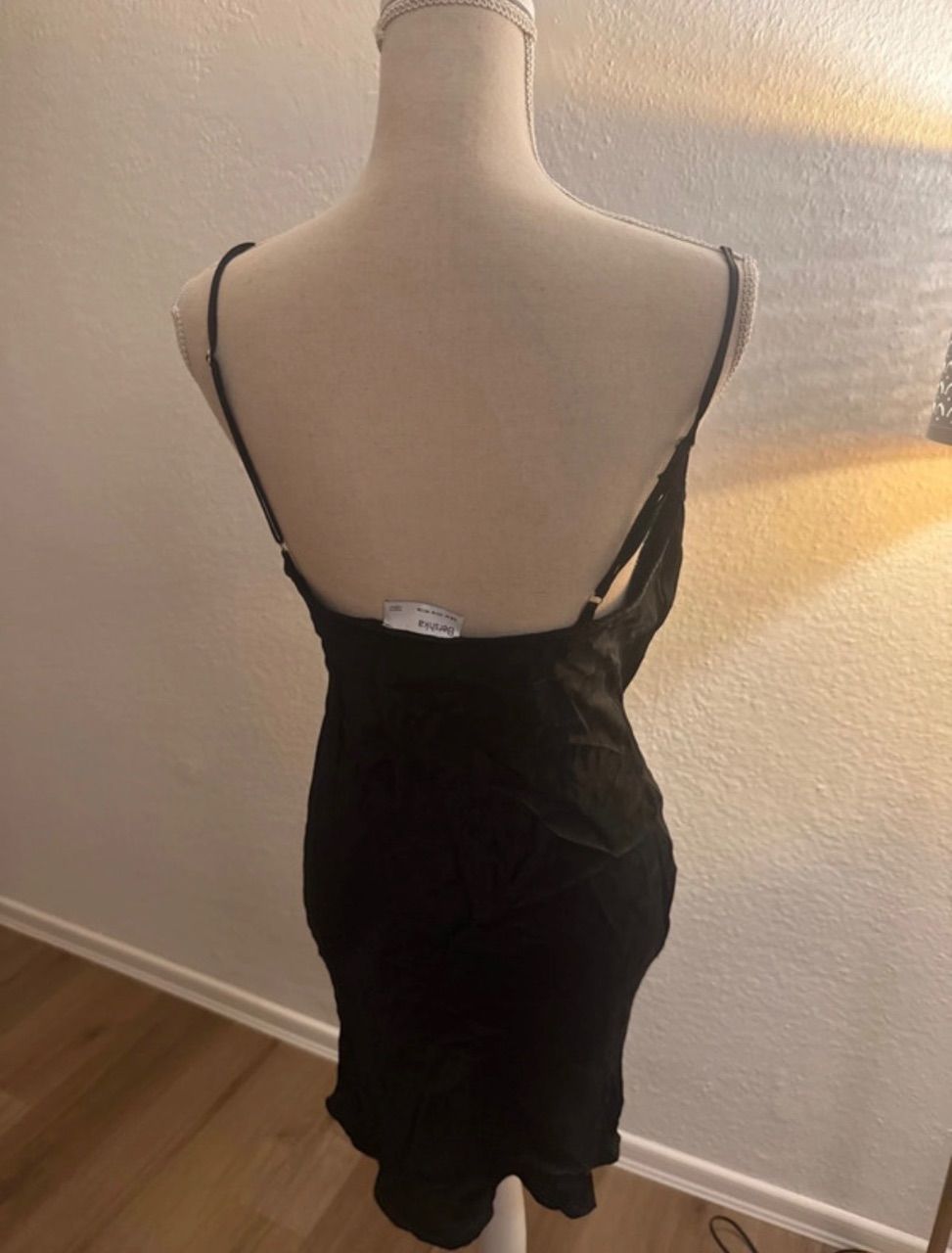 Bershka  Satinkleid  Size M