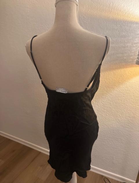 Bershka Satinkleid Size M