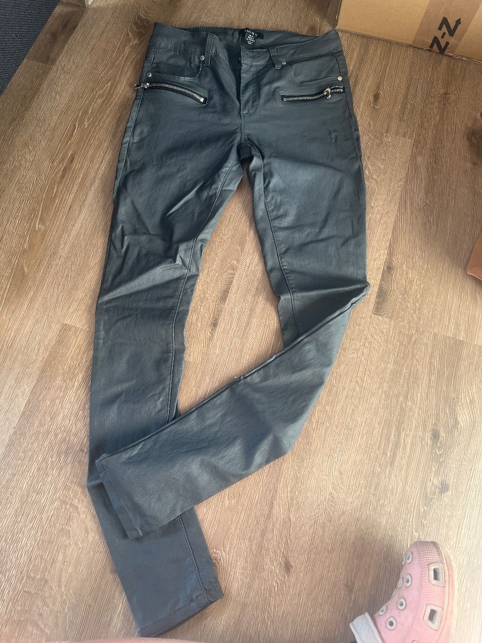 Amisu Schöne Leder Hose  Size S