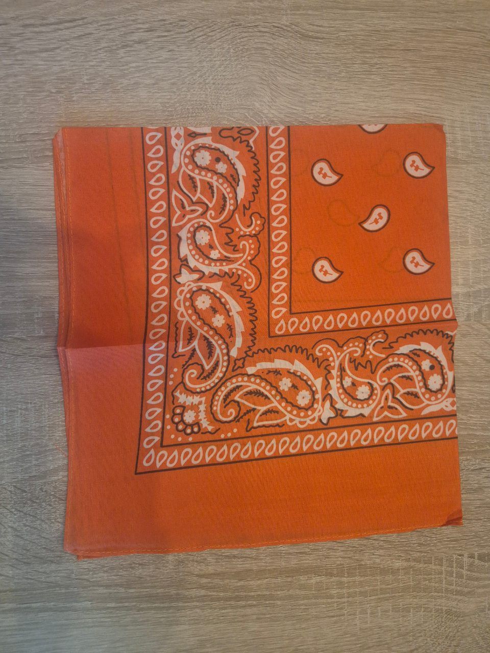 Orangenes Bandana Tuch mit Paisley-Muster, ungetragen