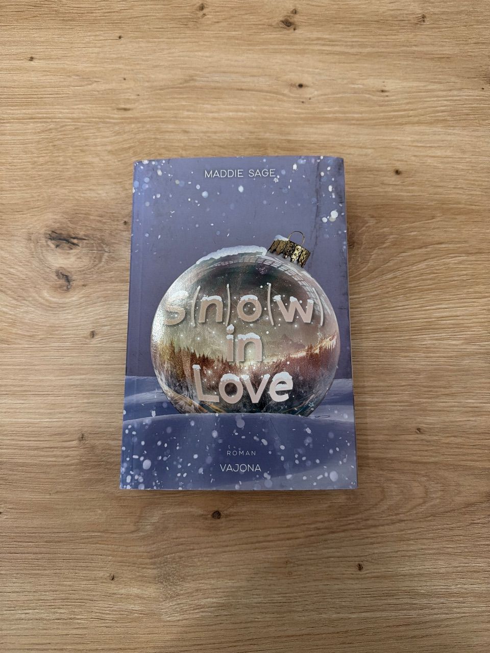 Snow in Love - Maddie Sage