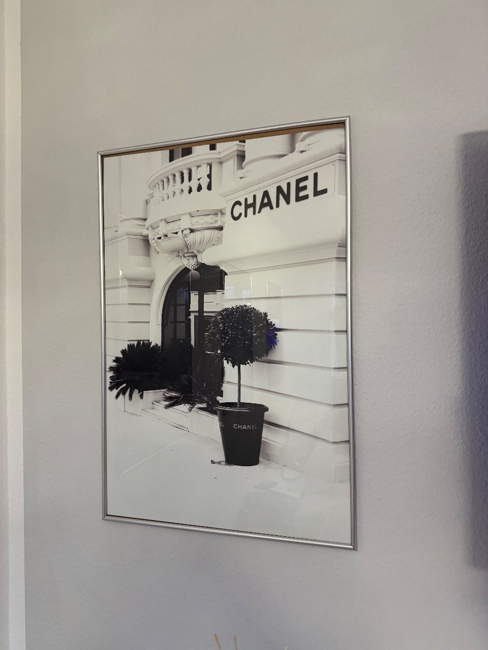 CHANEL Fashion Poster – 83 × 60 cm – Schwarz-Weiß