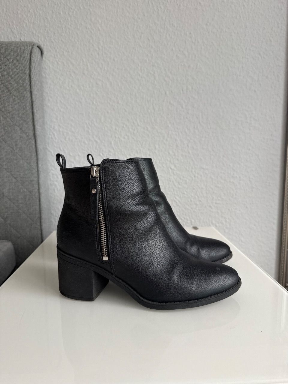 H&M H&M schwarze Stiefeletten mit Blockabsatz – Gr. 38 Size 38