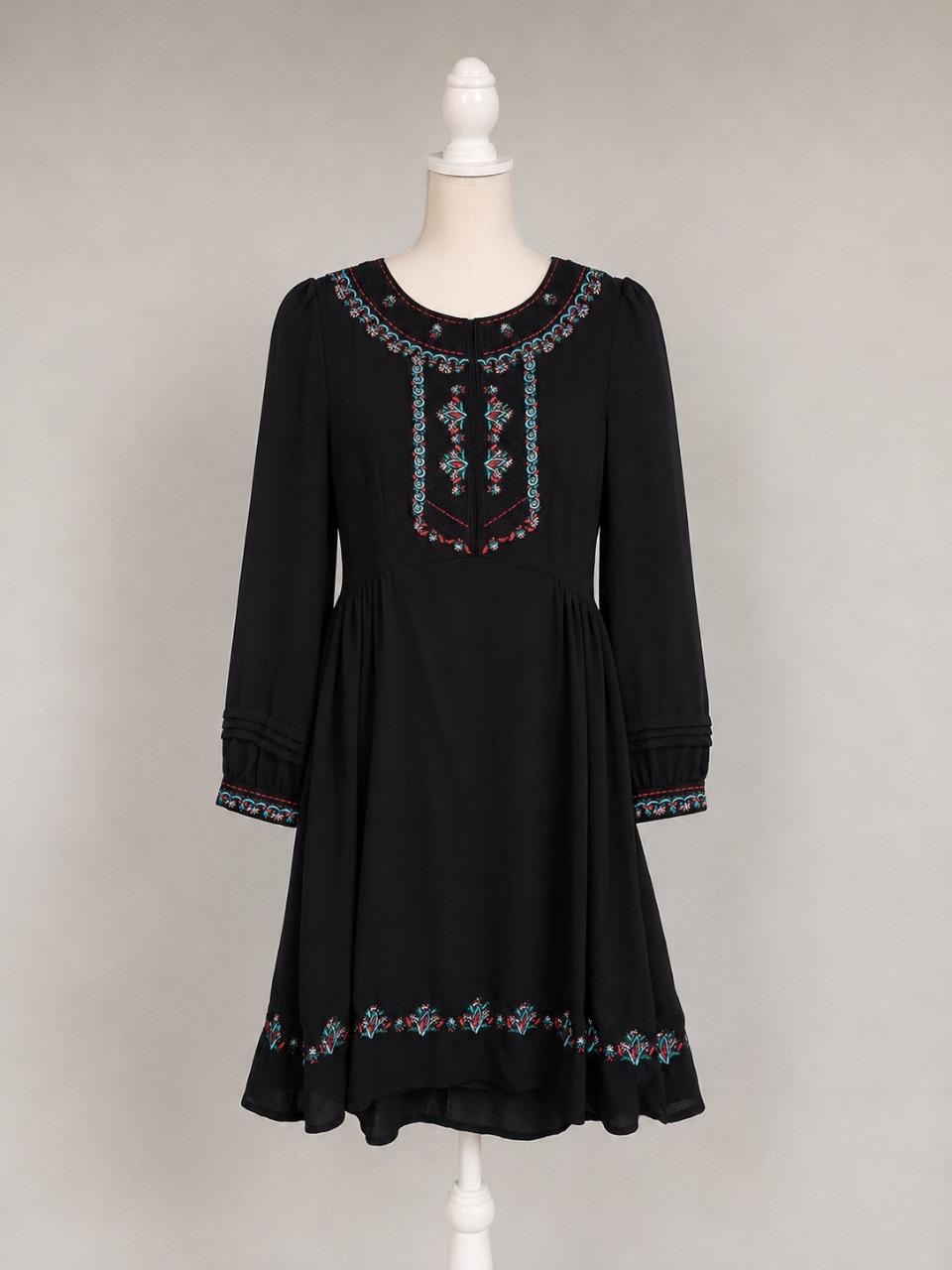 Reserved Boho Kleid mit Stickerei – Gr. 36 | Luftig & ein echter Hingucker