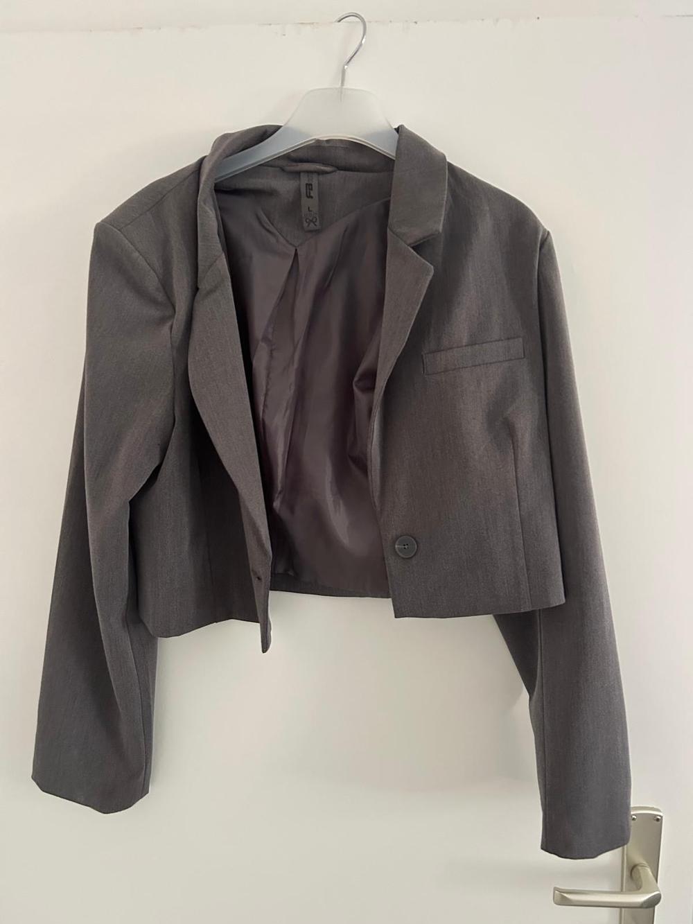Kurze Anzugsjacke