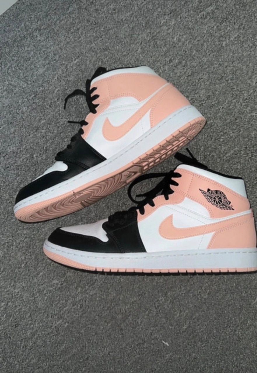 Jordan Nike Jordan 1 Mid Arctic Orange Black Toe Size 44