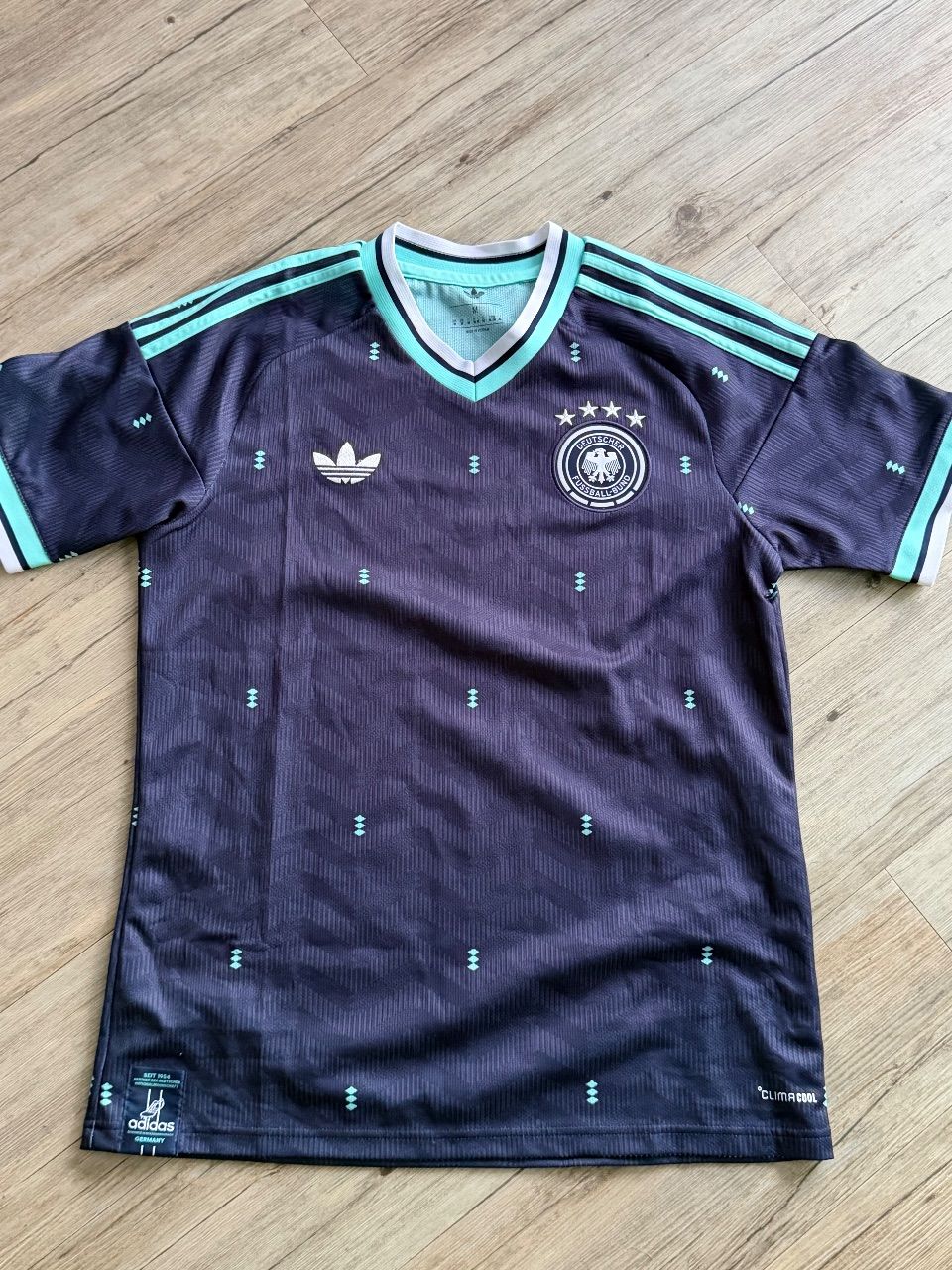 Adidas' Adidas Deutschland Trikot  Size M