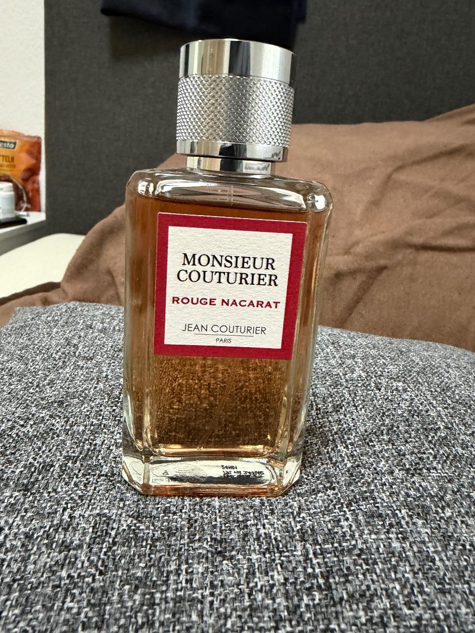 Monsieur couturier rouge nacarar