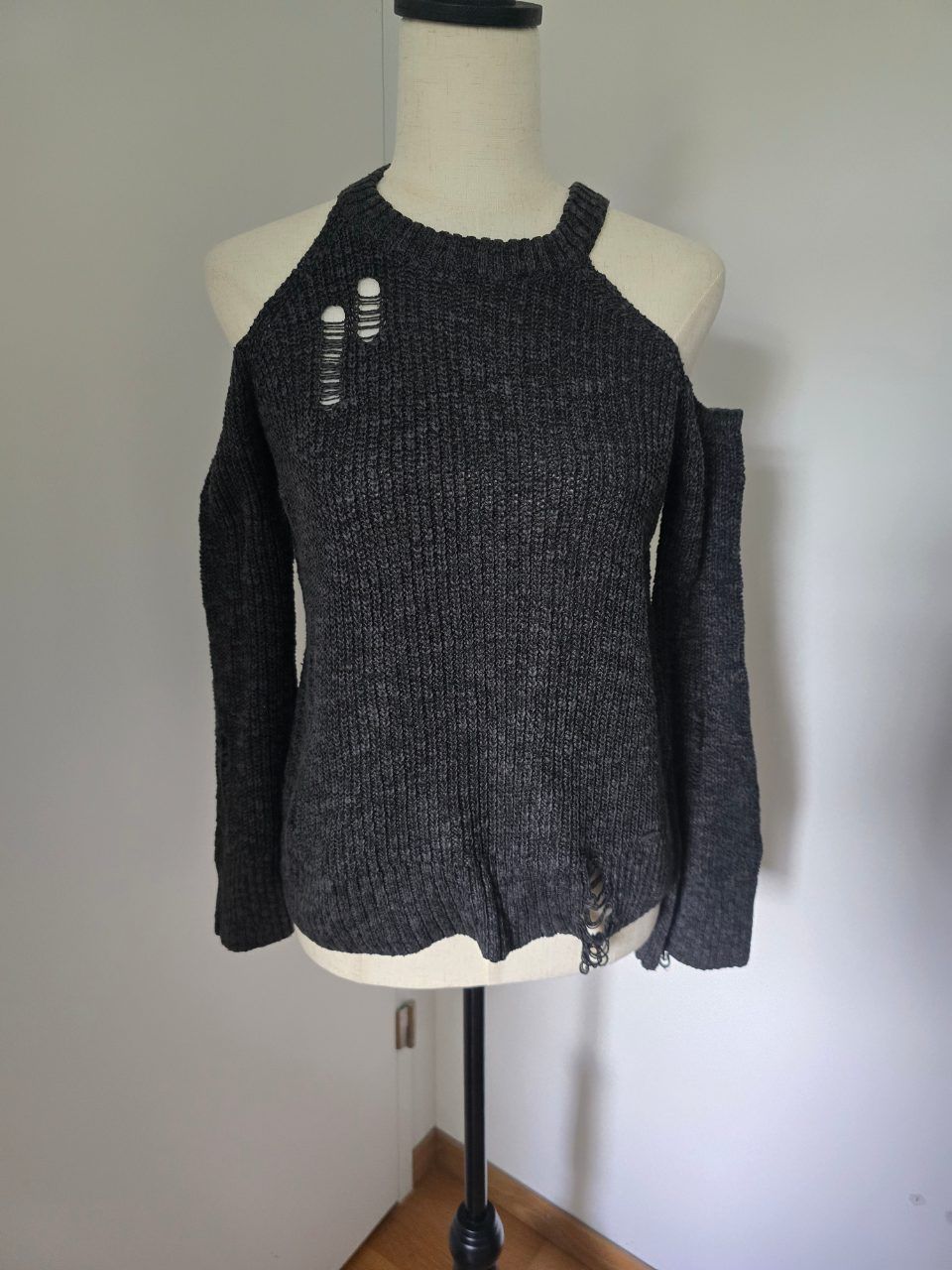 Hollister  Hollister Cold Shoulder Strickpullover XS – Dunkelgrau Baumwolle Distressed Y2K Size XS