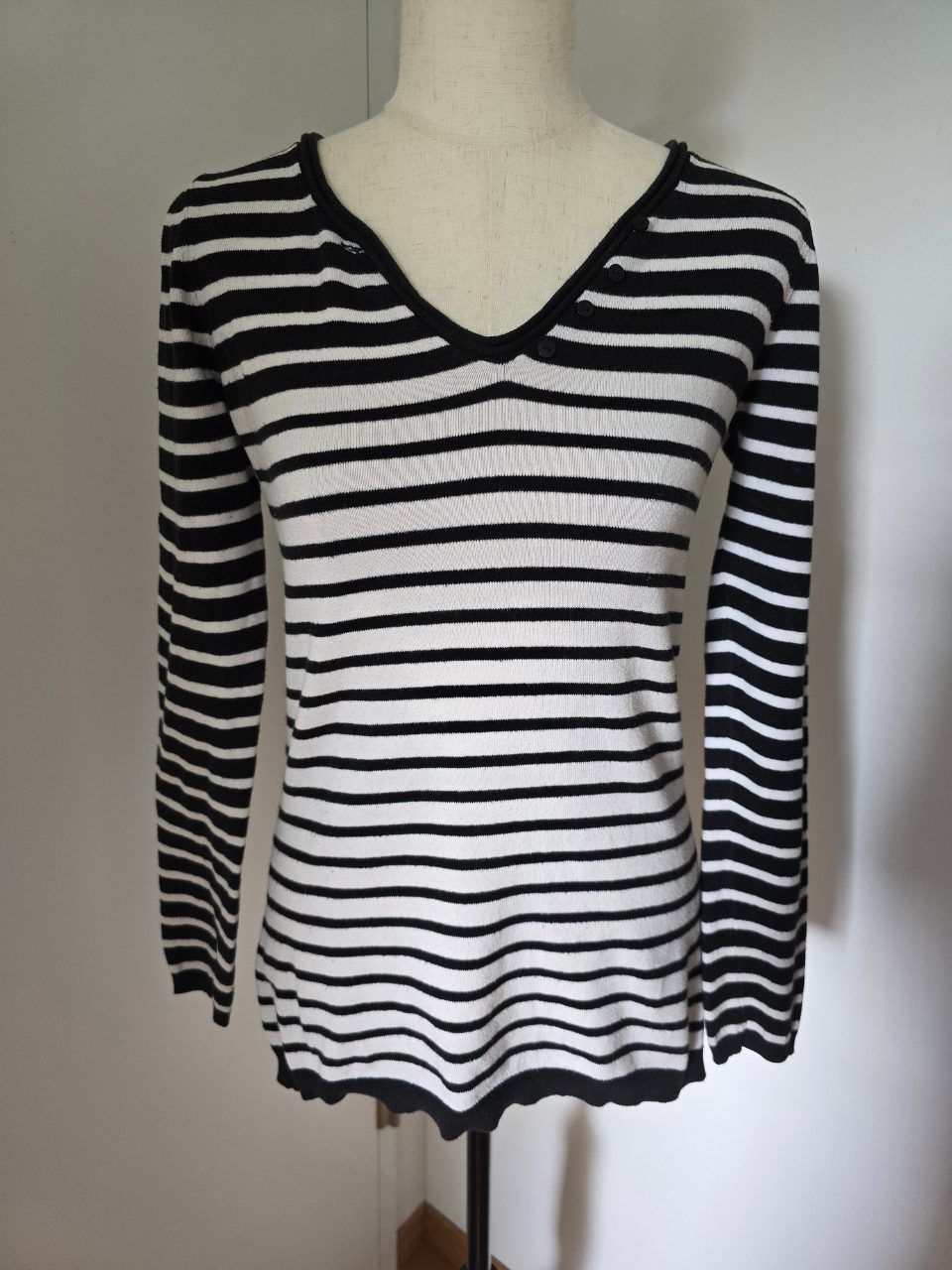 Esprit Feinstrickpullover S – Schwarz Weiß Gestreift V-Ausschnitt