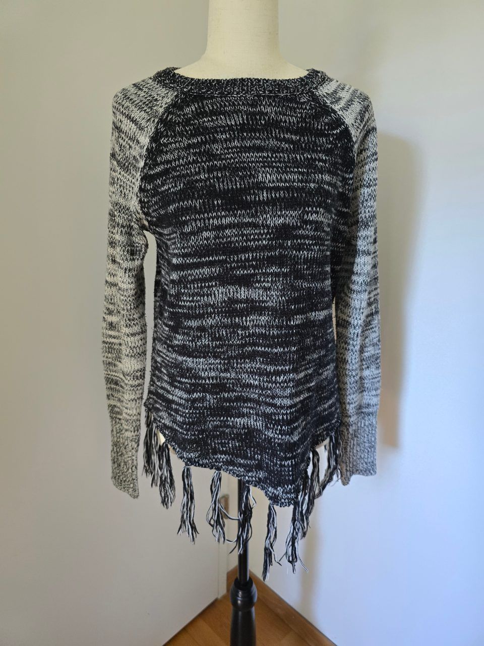 Hollister  Hollister Strickpullover S – Schwarz Weiß Fransen Boho Look Size S