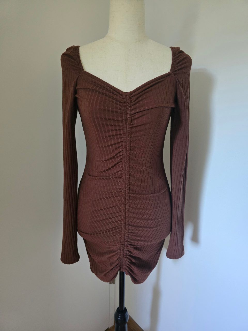 NLY Trend NLY Trend Minikleid Rib Rouched Dress S – Braun Rippstrick Off Shoulder Size S