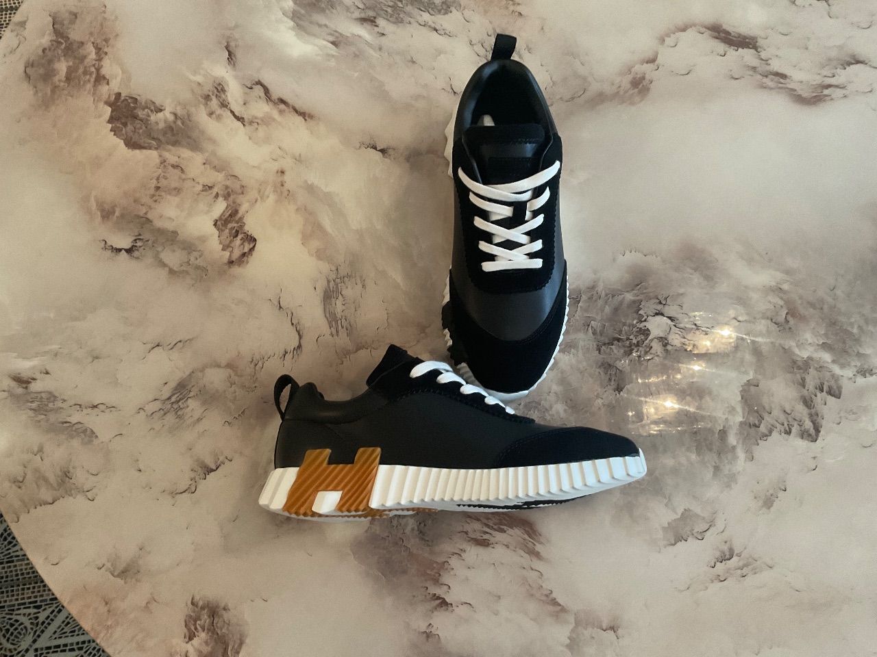 Sneaker Schwarz / Weiß mit H-Design Gr. 42 Size 42