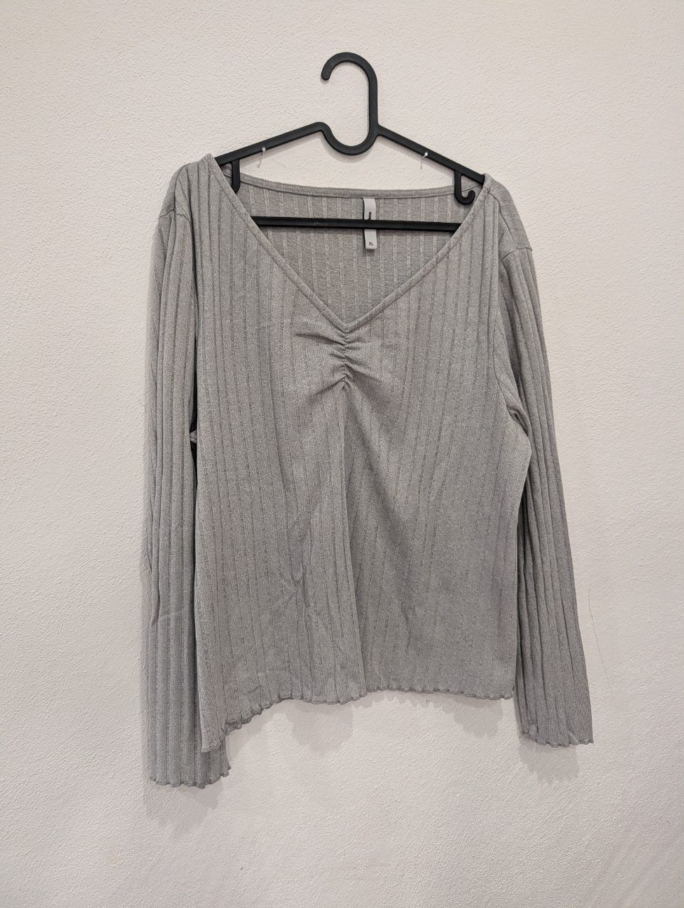 Ever.me ever.me Rippstrick Langarm-Shirt – Hellgrau / Silber – Gr. XL (Raffung am Aussch Size XL