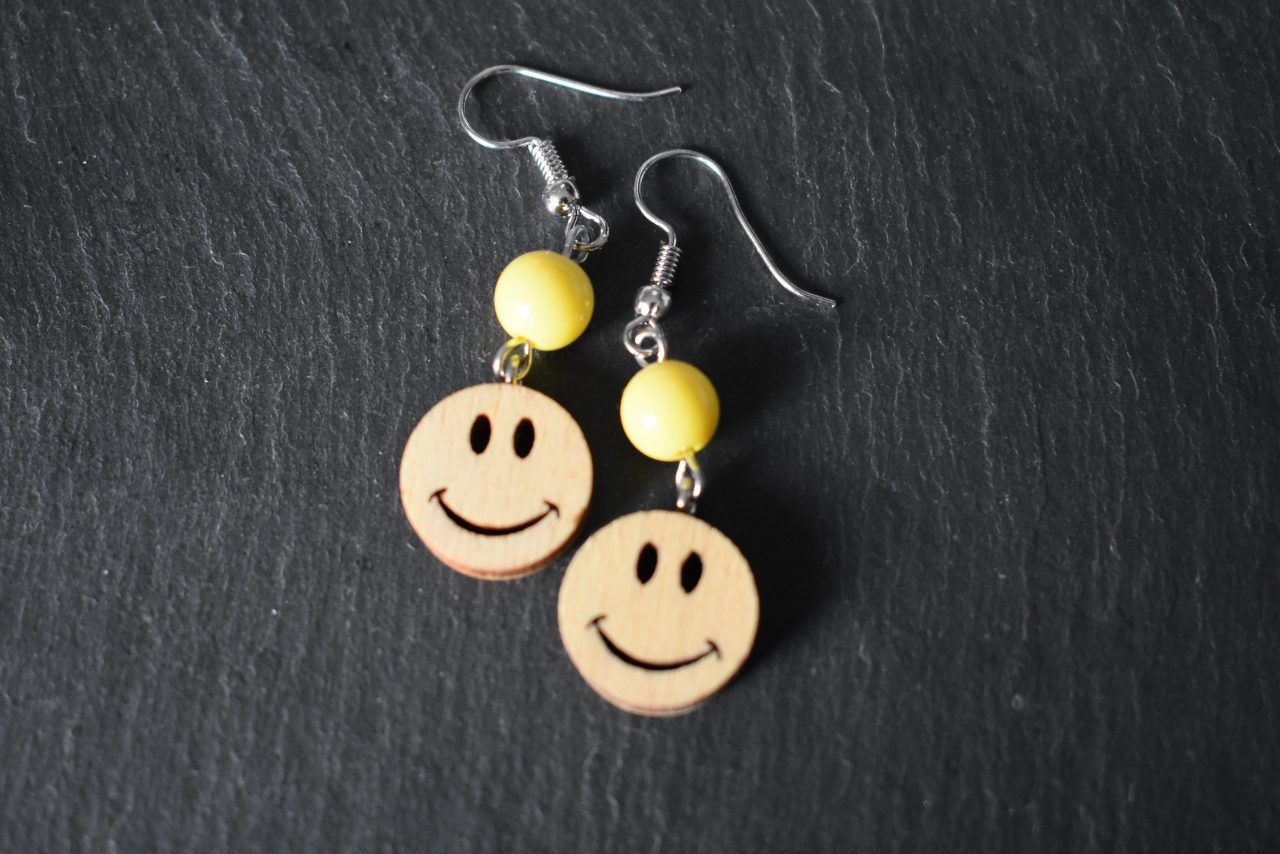 Ohne Marke Smiley Ohrringe Ohrhänger Smiley Smilie Holz gelbe Perle