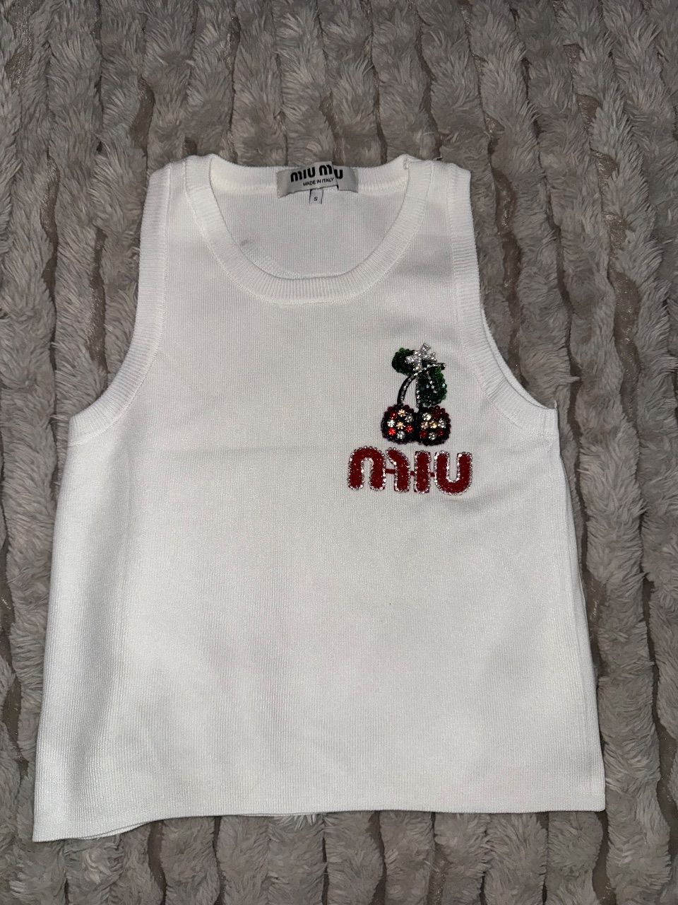 Miumiu miu miu top mit kirsche  Size S