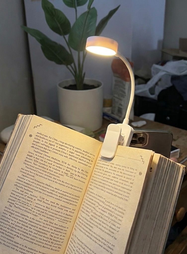 No brand Clip-On LED Book Light,3 Color Modes, Adjustable Brightness, Lightweight Reading