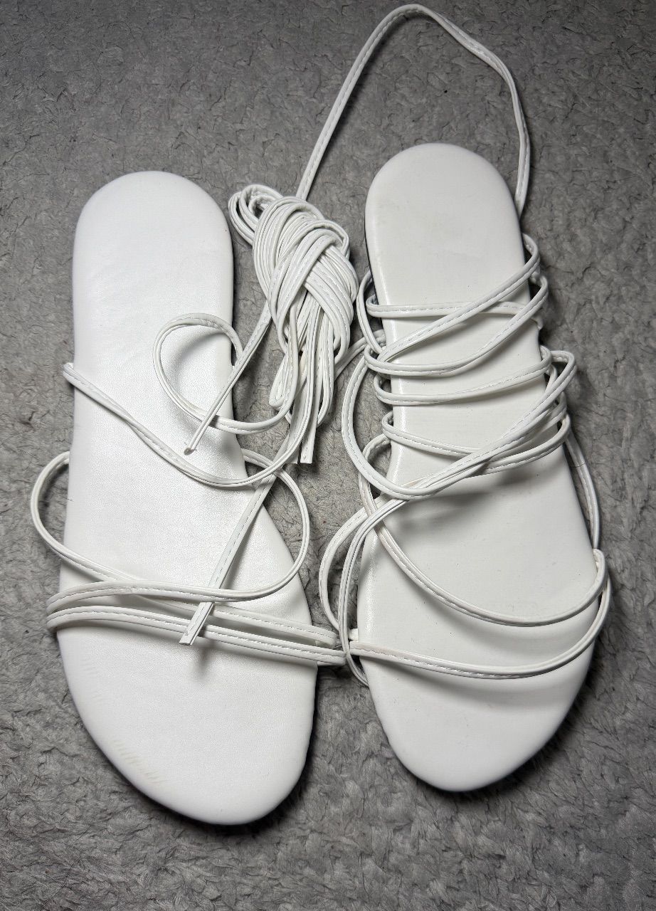 Shein  Weiße Riemchensandalen Size 40