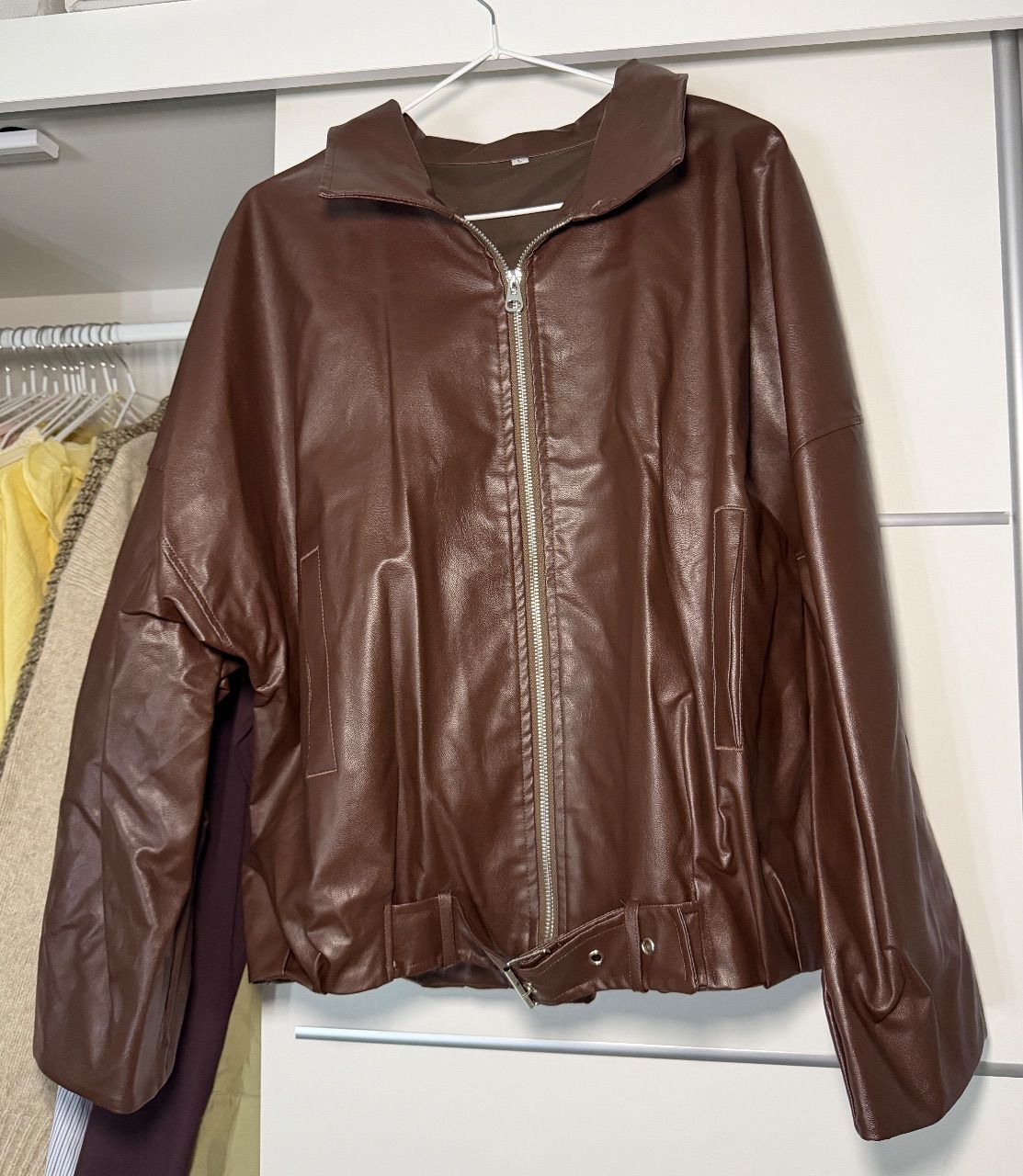 Damen Jacke Kunstleder Braun Gr. L Kurz Freizeit Langarm Reißverschluss Gürtel Size L