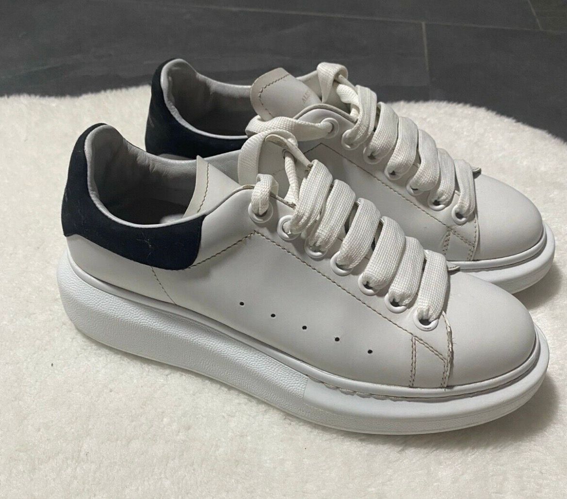 Alexander McQueen  Alexander McQueen Sneaker  Size 38