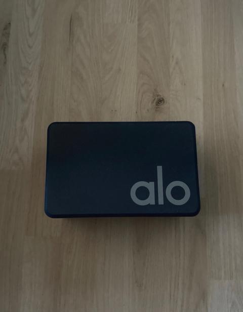 Alo Yoga Block