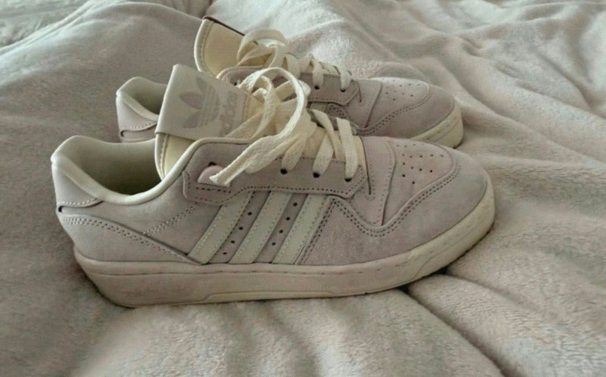 Adidas Adidas sneaker Size 36