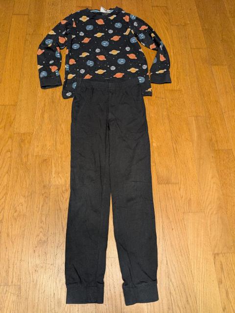 L&D 2teiliger Schlafanzug mit Planeten Size 122