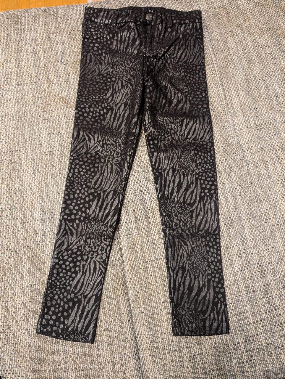 Verstellbare Jeans mit Muster