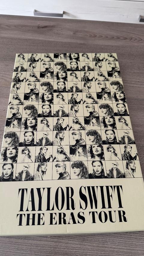 Taylor Swift Taylor Swift VIP Box Size XL
