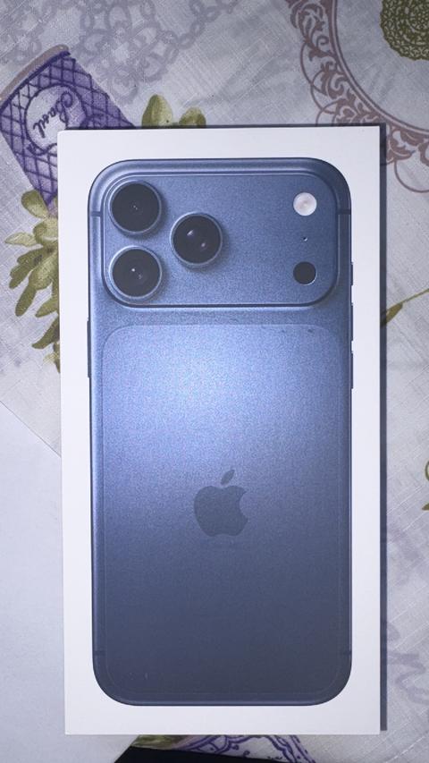 Apple iPhone 17 Pro Max Deep Blue