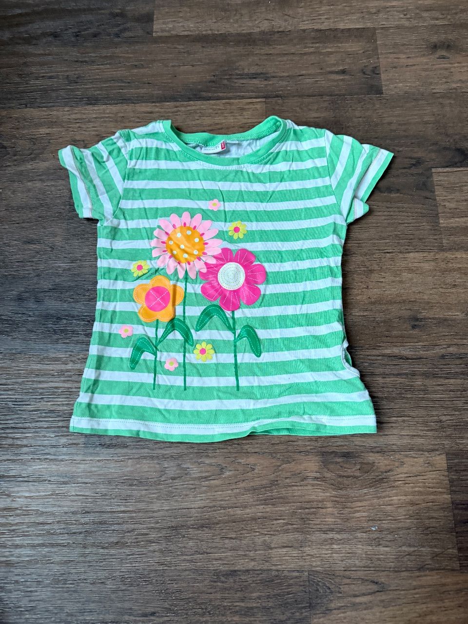 NKD Kinder T-Shirt grün - weiß gestreift Size 110