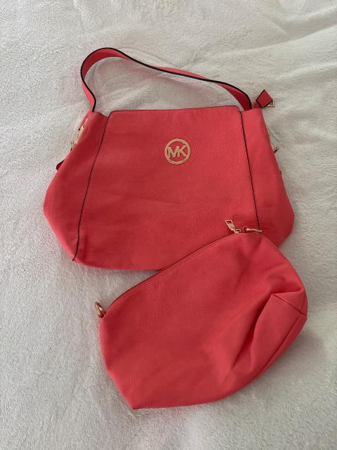 Umhängetasche mit Kosmetik Tasche