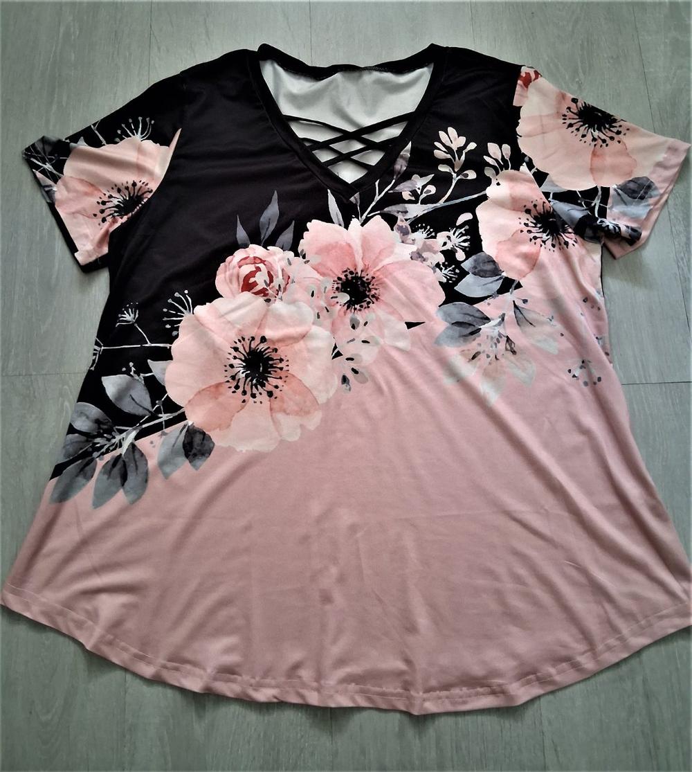 Schönes Damen T-Shirt Größe 1XL