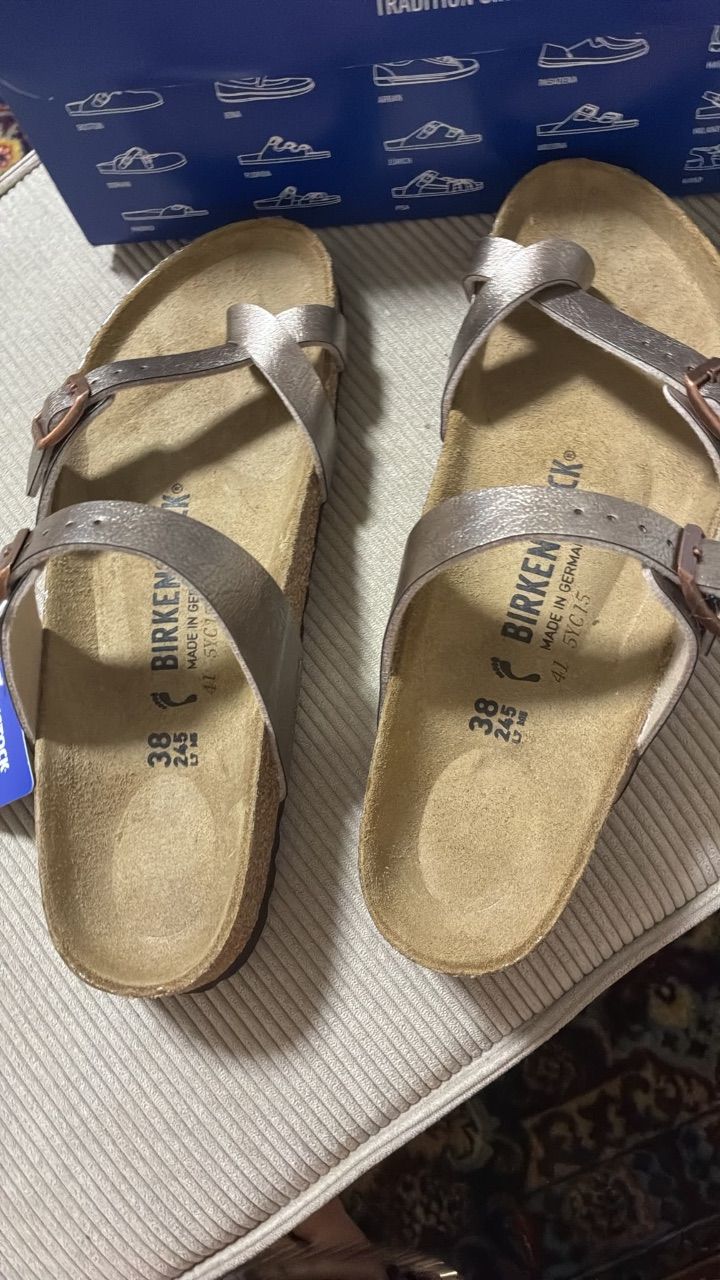 Birkenstock  Birkenstock gold Size 38