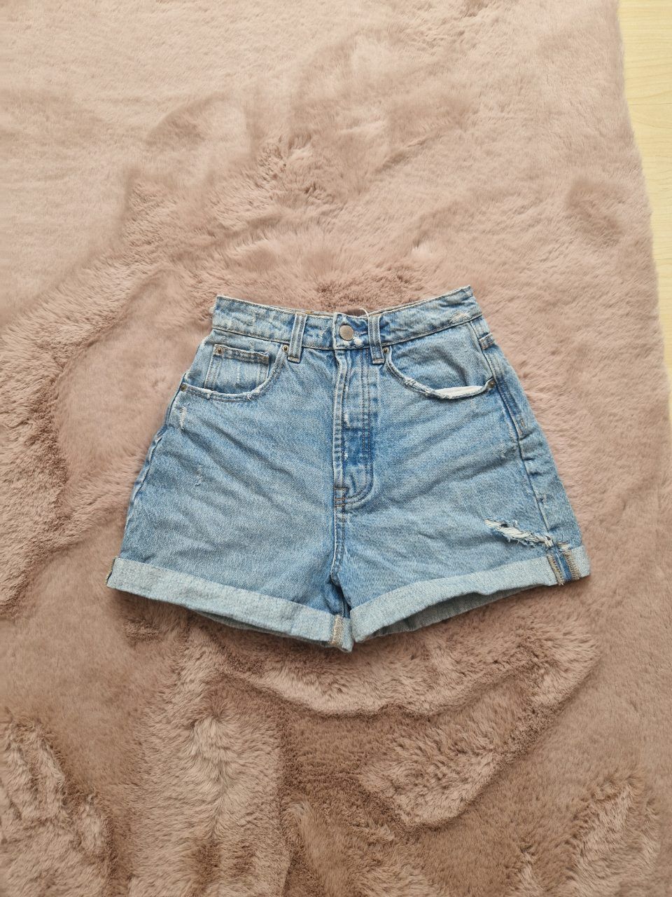 Stradivarius Stradivarius highwaist mom shorts 32 Size 32