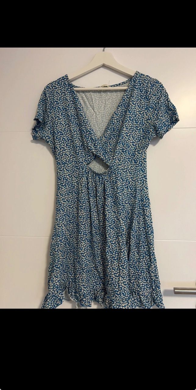 Pull and Bear Blaues Blümchenkleid Size M