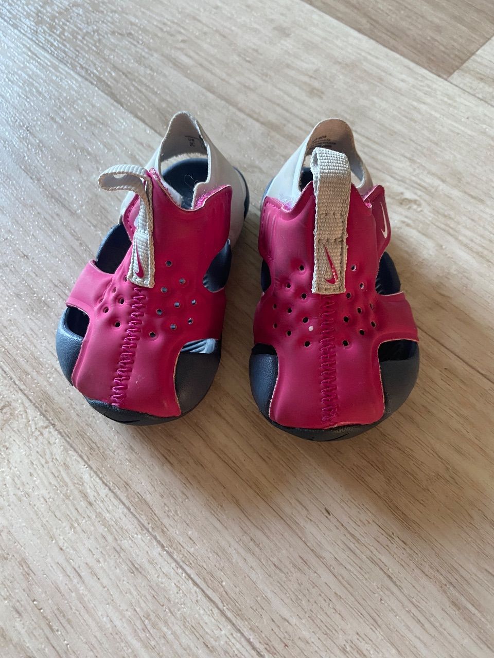 Nike Nike Badeschuhe für Babys, Größe 17, pink/grau Size 17