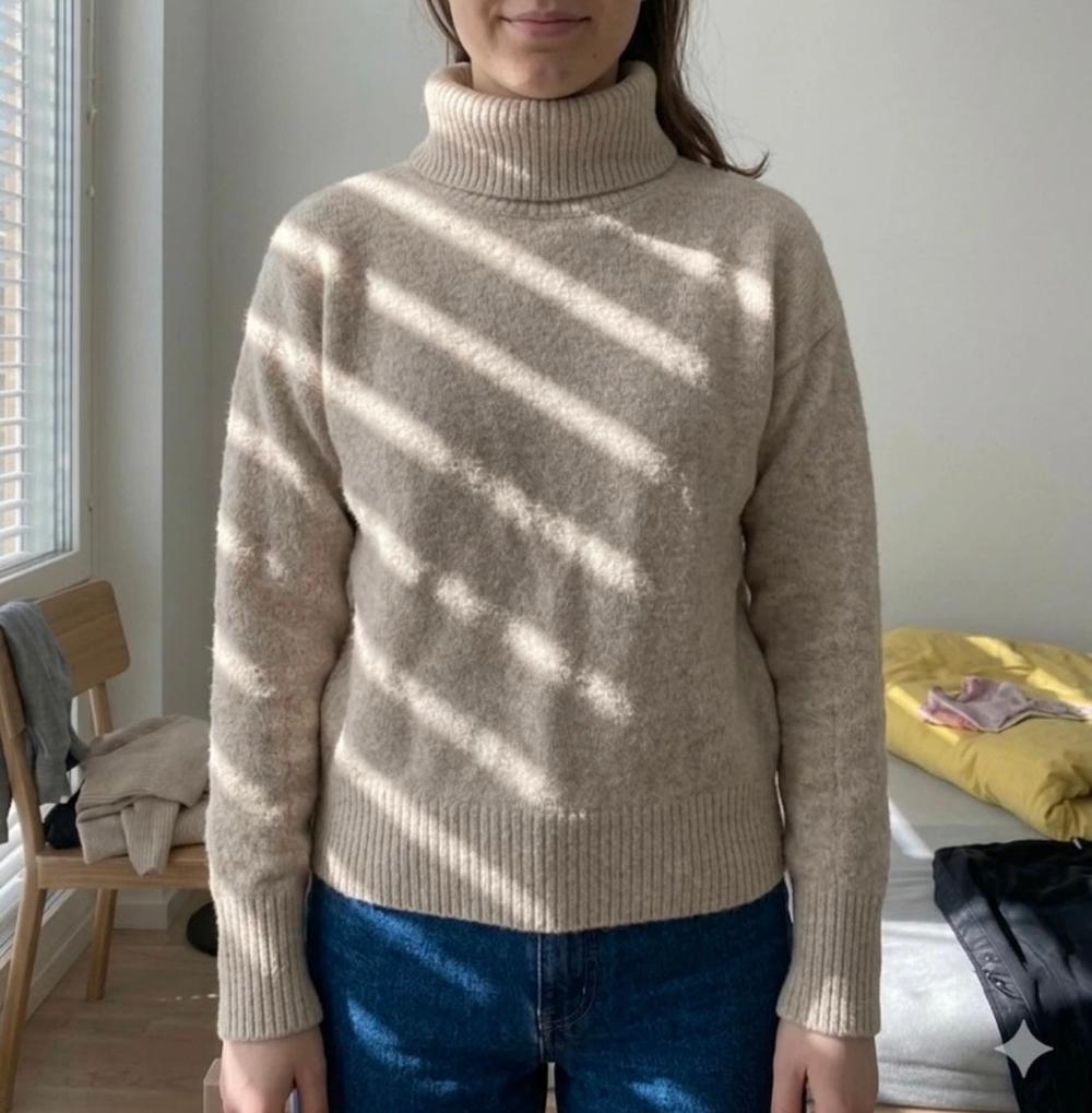Beiger Rollkragenpullover Größe S ungetragen