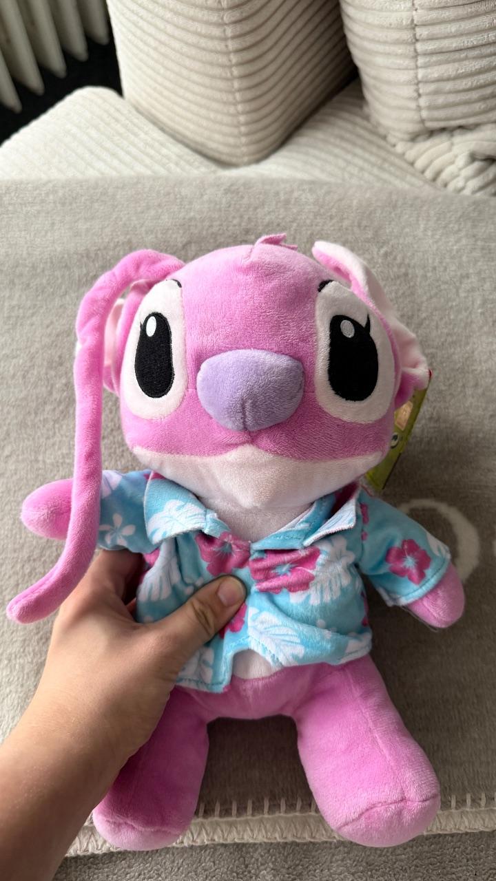 Rosa Stich im Hawaii Hemd