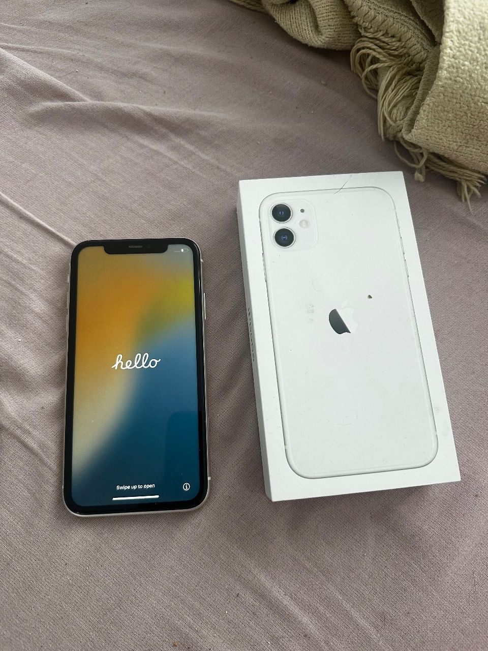 Apple  iPhone 11