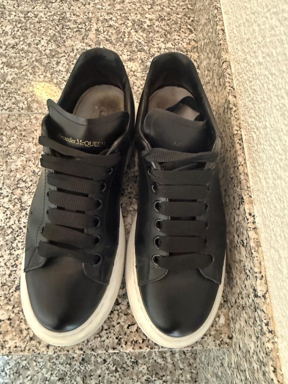 Alexander McQueen Oversized Sneaker Schwarz/Weiß Gr. 38