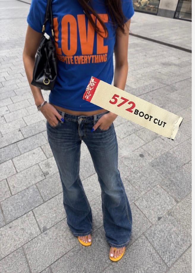 Levi’s Bootcut Jeans 572
