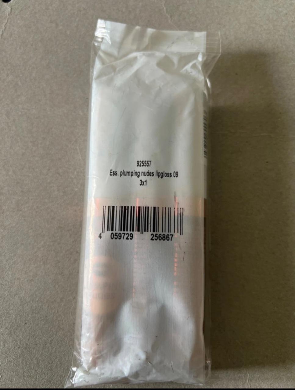 Essence Plumping nudes lipgloss