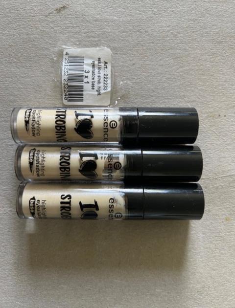 Essence Essence highlighting eyeshadow base