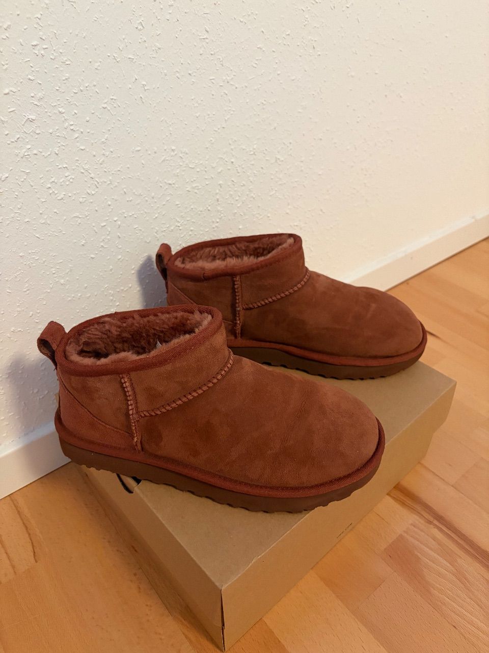 Ugg  Ugg Ultra Mini  Size 38