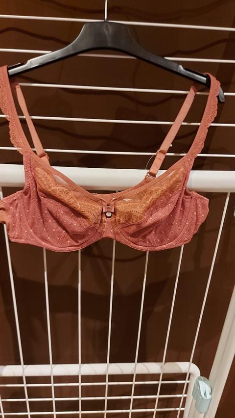 rosa faia by Anita rosa faia by Anita Bügel BH Selma Rot mit Spitze Gr. 80B NEU Size M