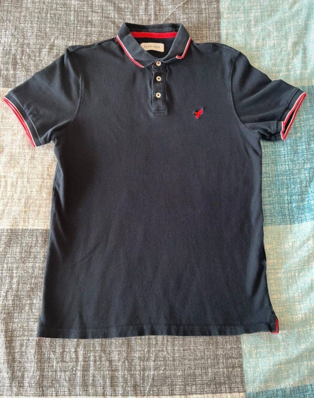Pier One Pier One Poloshirt Herren – Dunkelblau mit rot-weißen Akzenten – Gr.M Size M