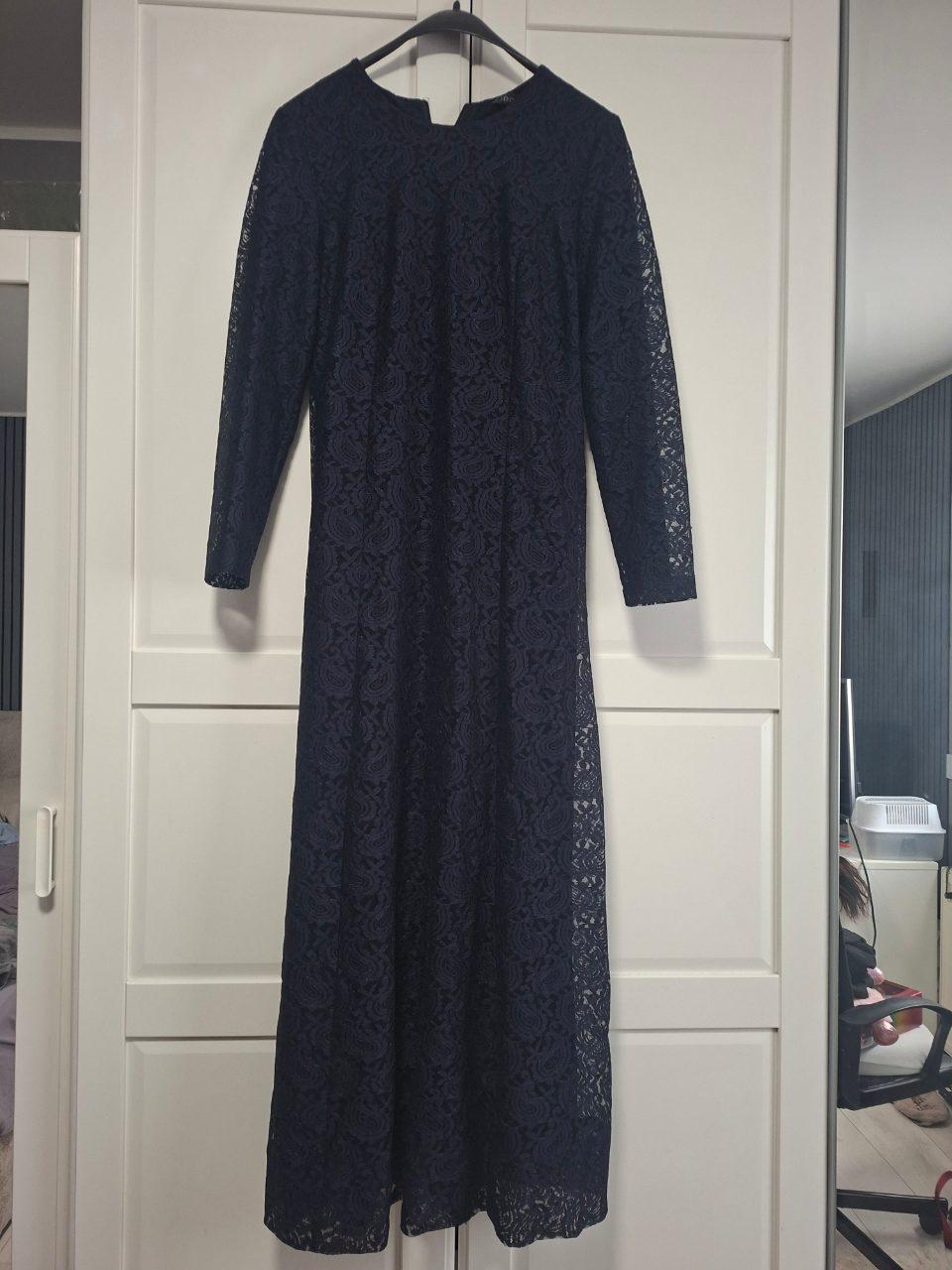 Blaues langes kleid